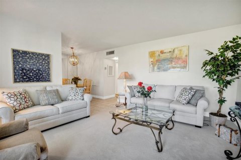 Condo in Lakeland, Florida, 2 bedrooms  № 2103159 - photo 9