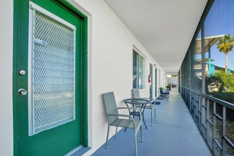 Condo in Lakeland, Florida, 2 bedrooms  № 2103159 - photo 5