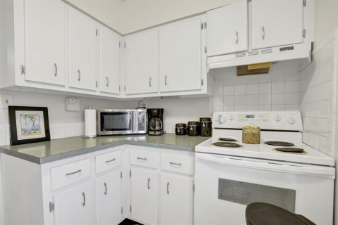 Condo in Lakeland, Florida, 2 bedrooms  № 2103159 - photo 8