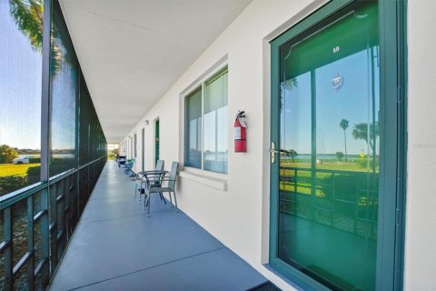Condo in Lakeland, Florida, 2 bedrooms  № 2103159 - photo 4