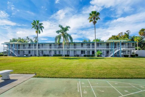 Condo in Lakeland, Florida, 2 bedrooms  № 2103159 - photo 3