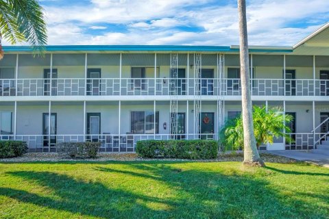 Condo in Lakeland, Florida, 2 bedrooms  № 2103159 - photo 2