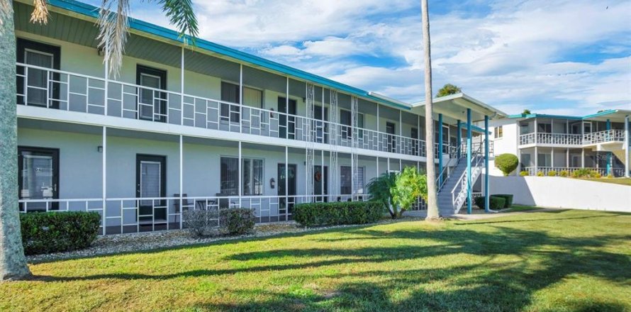 Condo in Lakeland, Florida, 2 bedrooms  № 2103159