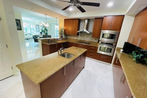 Condo in Daytona Beach, Florida, 2 bedrooms  № 1774810 - photo 25