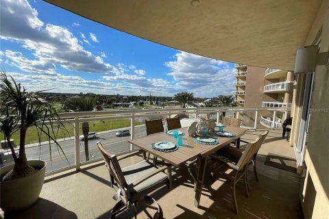 Condo in Daytona Beach, Florida, 2 bedrooms  № 1774810 - photo 17