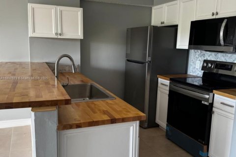 Copropriété à louer à Hollywood, Floride: 2 chambres, 77.85 m2 № 1949555 - photo 21