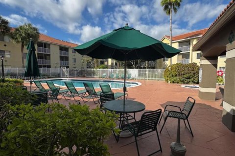 Copropriété à louer à Hollywood, Floride: 2 chambres, 77.85 m2 № 1949555 - photo 22