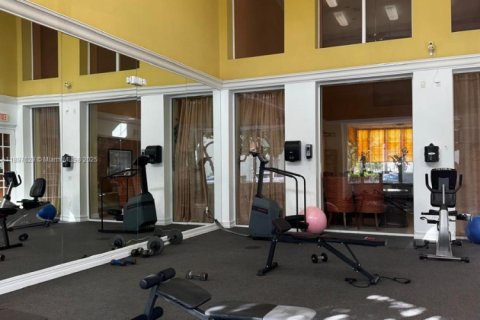 Copropriété à louer à Hollywood, Floride: 2 chambres, 77.85 m2 № 1949555 - photo 25