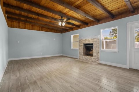 House in Lakeland, Florida 3 bedrooms, 239.97 sq.m. № 2223361 - photo 3