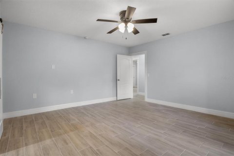 House in Lakeland, Florida 3 bedrooms, 239.97 sq.m. № 2223361 - photo 23