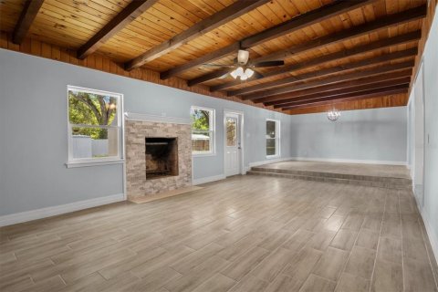 House in Lakeland, Florida 3 bedrooms, 239.97 sq.m. № 2223361 - photo 12