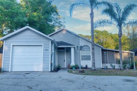 House in Gainesville, Florida 3 bedrooms, 91.42 sq.m. № 2195593