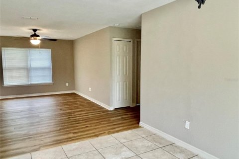 Villa ou maison à louer à Ocala, Floride: 3 chambres, 123.75 m2 № 2416868 - photo 4