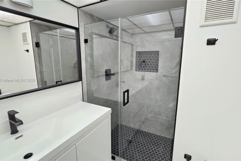 Condo in Weston, Florida, 2 bedrooms  № 1726625 - photo 13