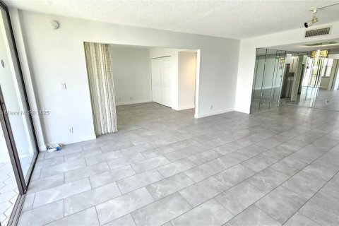 Condo in Weston, Florida, 2 bedrooms  № 1726625 - photo 4
