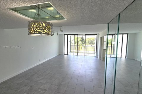 Condo in Weston, Florida, 2 bedrooms  № 1726625 - photo 15
