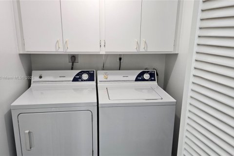 Condo in Weston, Florida, 2 bedrooms  № 1726625 - photo 22