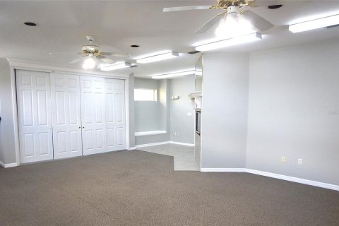 Immobilier commercial à louer à Gainesville, Floride: 552.03 m2 № 2142436 - photo 2