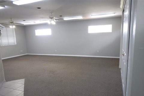 Immobilier commercial à louer à Gainesville, Floride: 552.03 m2 № 2142436 - photo 4