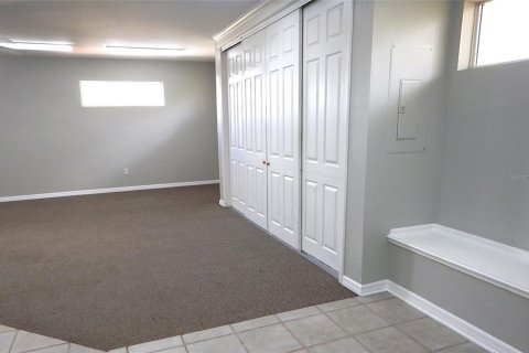 Immobilier commercial à louer à Gainesville, Floride: 552.03 m2 № 2142436 - photo 5