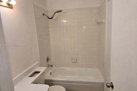 Copropriété à vendre à Miami, Floride: 2 chambres, 82.78 m2 № 2091358 - photo 9