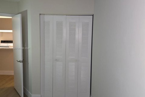 Copropriété à vendre à Miami, Floride: 2 chambres, 82.78 m2 № 2091358 - photo 12