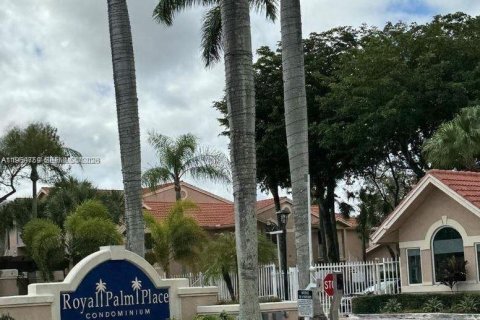 Copropriété à vendre à Miami, Floride: 2 chambres, 82.78 m2 № 2091358 - photo 2