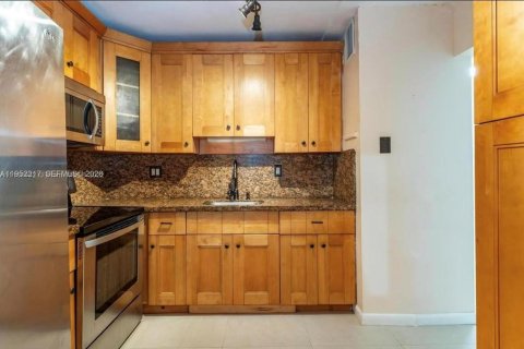 Снять в аренду кондоминиум в Майами, Флорида 2 спальни, 98.85м2, № 2007365 - фото 8