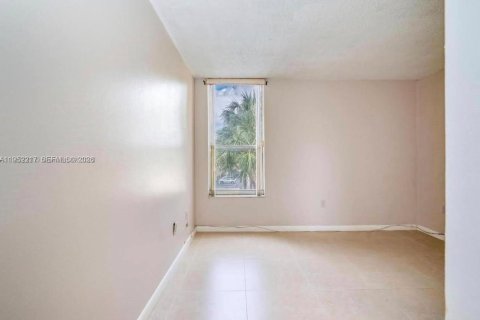 Снять в аренду кондоминиум в Майами, Флорида 2 спальни, 98.85м2, № 2007365 - фото 15