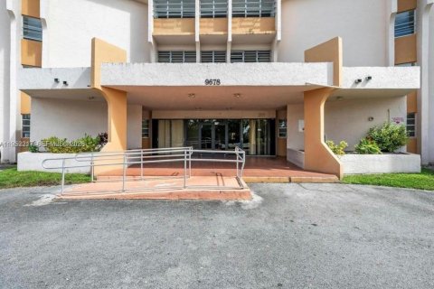 Снять в аренду кондоминиум в Майами, Флорида 2 спальни, 98.85м2, № 2007365 - фото 3