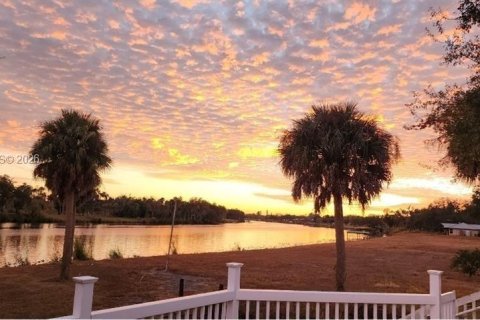 House in LaBelle, Florida 4 bedrooms № 2029833 - photo 4