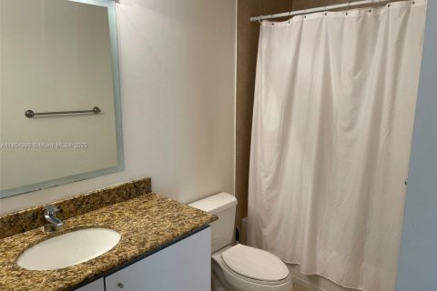 Condo in Miami, Florida, 1 bedroom  № 1888908 - photo 15