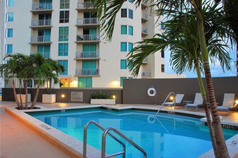 Condo in Miami, Florida, 1 bedroom  № 1888908 - photo 24