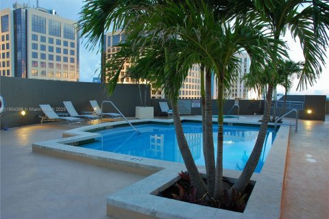 Condo in Miami, Florida, 1 bedroom  № 1888908 - photo 25
