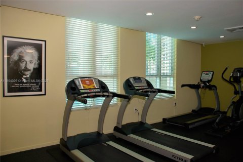 Condo in Miami, Florida, 1 bedroom  № 1888908 - photo 28