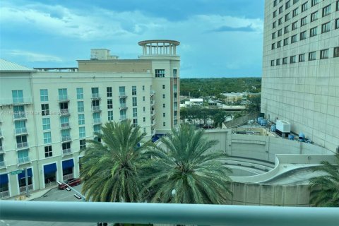 Condo in Miami, Florida, 1 bedroom  № 1888908 - photo 7