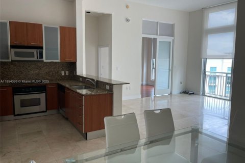 Condo in Miami, Florida, 1 bedroom  № 1888908 - photo 1