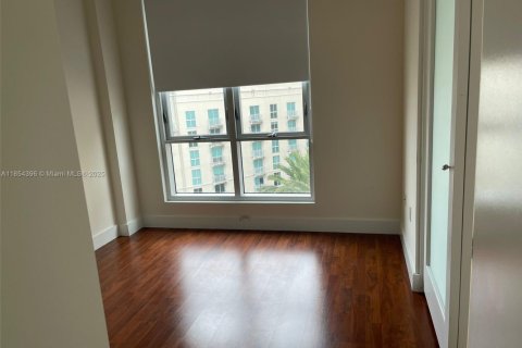 Condo in Miami, Florida, 1 bedroom  № 1888908 - photo 12