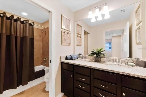 Townhouse in Kissimmee, Florida 5 bedrooms, 210.42 sq.m. № 1554268 - photo 13