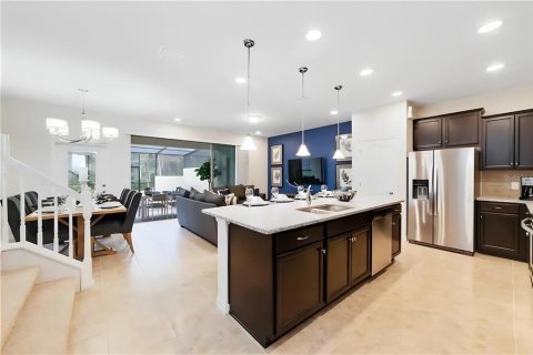 Townhouse in Kissimmee, Florida 5 bedrooms, 210.42 sq.m. № 1554268 - photo 3
