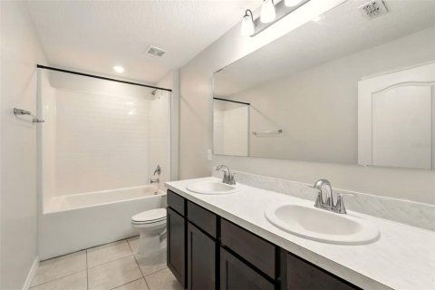 Townhouse in Kissimmee, Florida 3 bedrooms, 163.69 sq.m. № 1838896 - photo 25
