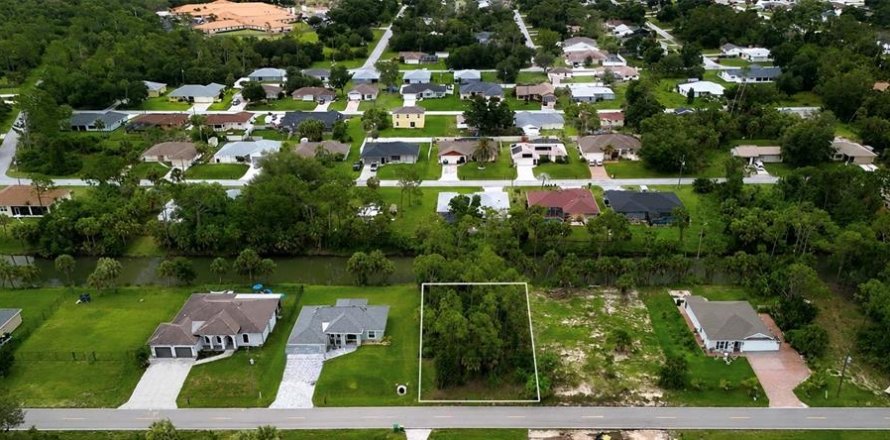 Land in Port Charlotte, Florida № 2224757