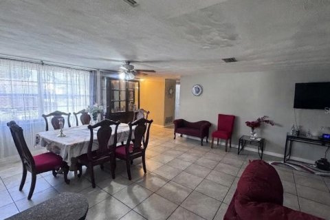 Villa ou maison à vendre à Port Richey, Floride: 2 chambres, 134.52 m2 № 2398634 - photo 9