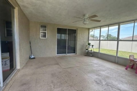 Villa ou maison à vendre à Port Richey, Floride: 2 chambres, 134.52 m2 № 2398634 - photo 17