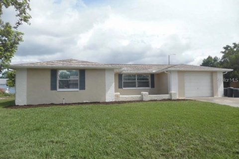 Villa ou maison à Port Richey, Floride 2 chambres, 134.52 m2 № 2398634