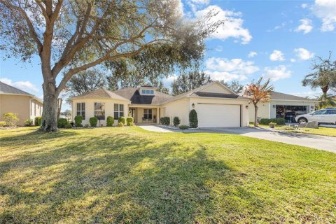House in Leesburg, Florida 2 bedrooms, 207.64 sq.m. № 1567437 - photo 3