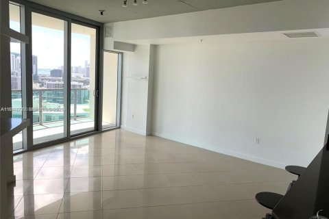 Снять в аренду кондоминиум в Майами, Флорида 1 спальня, 79.99м2, № 2005105 - фото 5