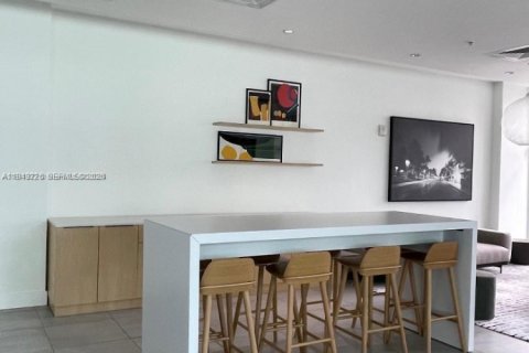 Снять в аренду кондоминиум в Майами, Флорида 1 спальня, 79.99м2, № 2005105 - фото 20