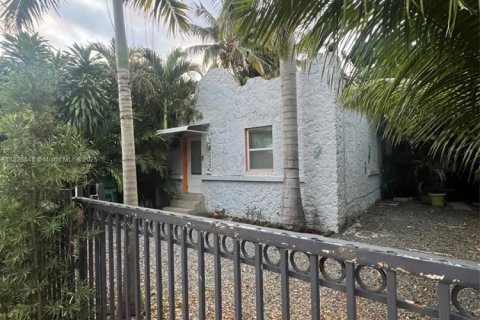 Casa en alquiler en Miami, Florida, 2 dormitorios, 83.61 m2 № 1809681 - foto 8