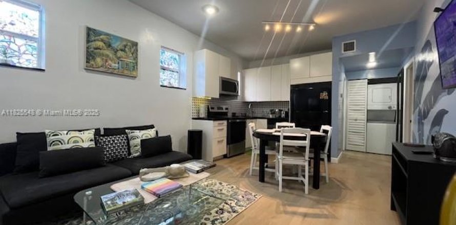 Casa en Miami, Florida 2 dormitorios, 83.61 m2 № 1809681
